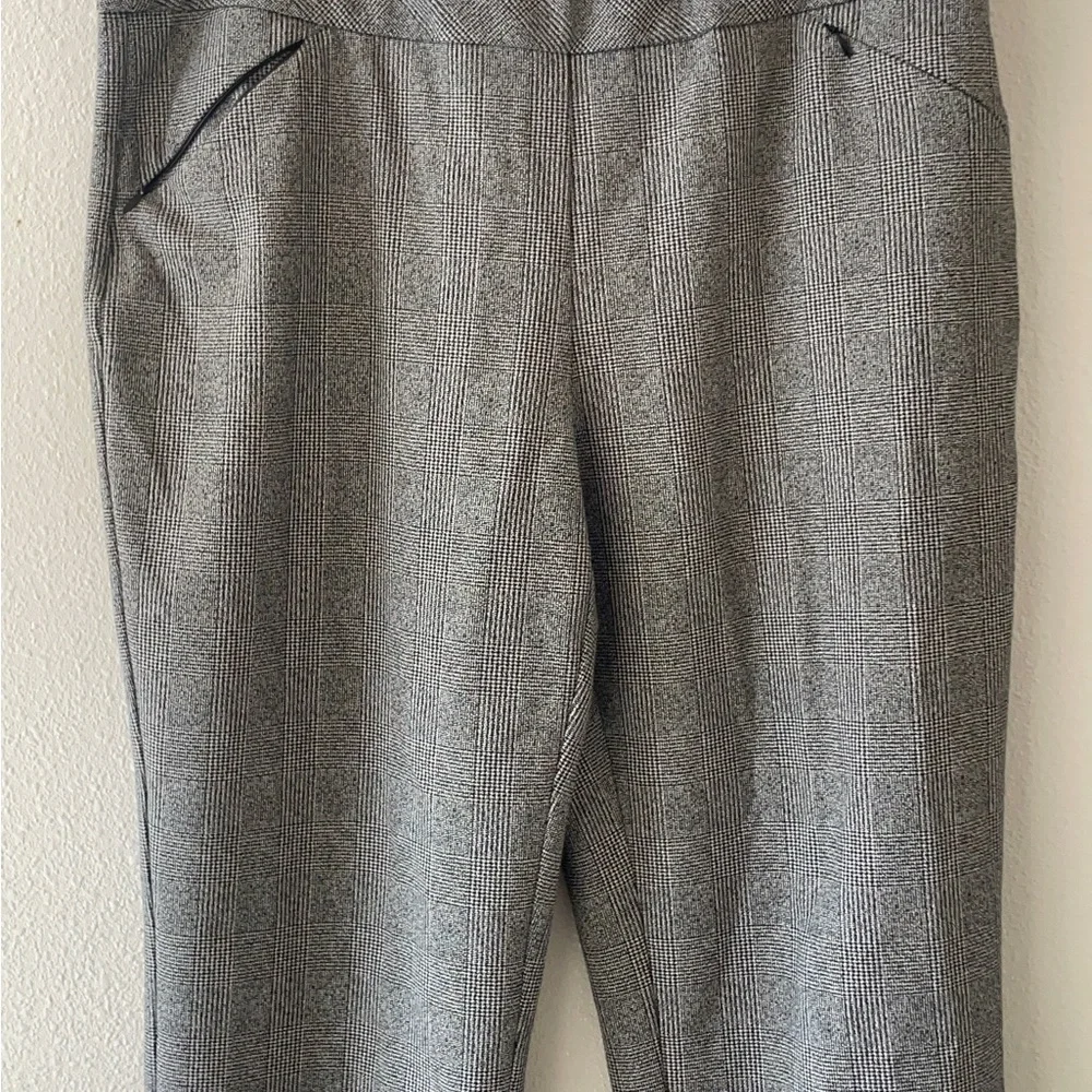 Investments Gray Women's Trousers - Picture 8 of 10